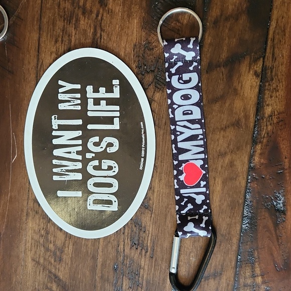 Various adorable dog themed items...magnet, key  rings, home decor. Great condit - Picture 4 of 6